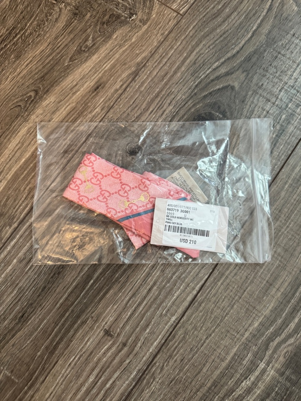 Gucci Pink Silk GG Logo Skinny Scarf with Gold Accents - Picture 6 of 6